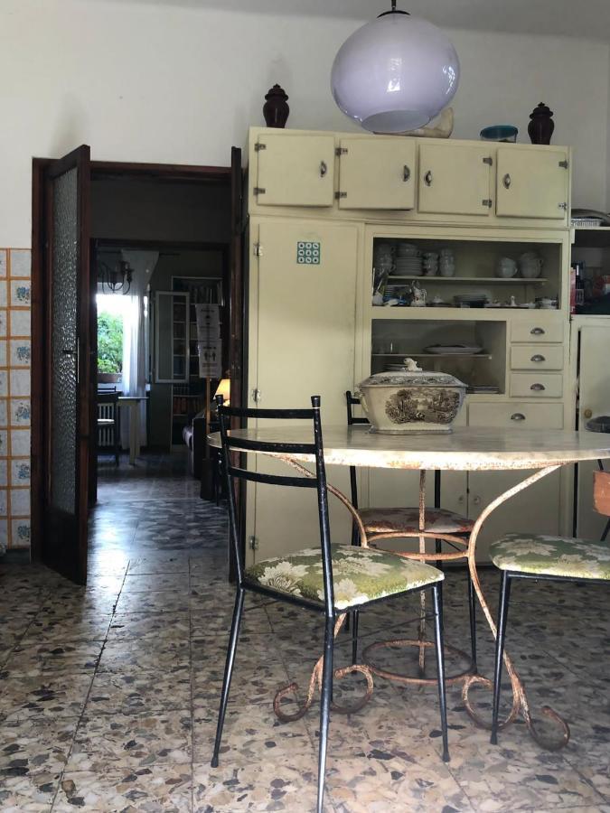 Casa Cambini Bed & Breakfast Marina di Massa Exterior photo